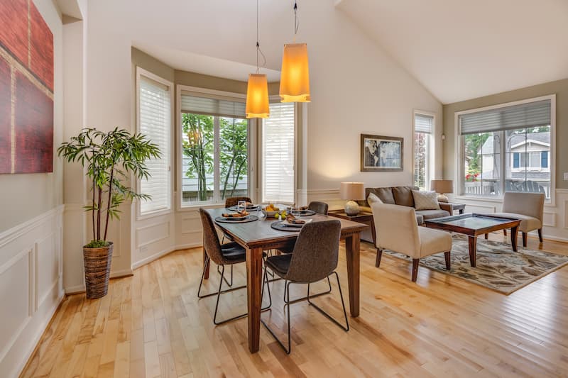 How to Choose the Right Rug for Your Dining Room: the Best Size for Your Dining Room Rug